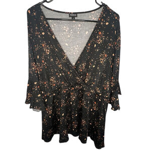 Torrid Black And Gold Celestial Print Flowy V-Neck Short Sleeve Blouse